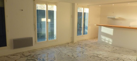 Gewerbliche Immobilie in Garches, France 86m², Nr. 151492 4