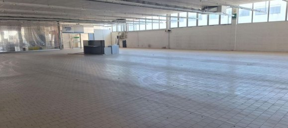 2948m² Warehouse in Padua, Italy No. 371987 11