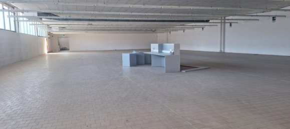 2948m² Warehouse in Padua, Italy No. 371987 8