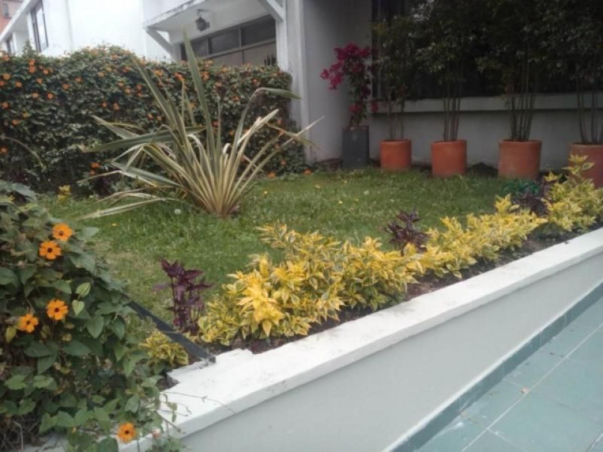 Casa de 8 dormitorios en Bogotá, Colombia No. 13947