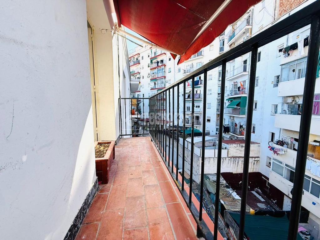 3 rooms Apartment in Badalona, Spain No. 230427