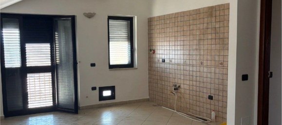 Apartamento de 3 dormitorios en Santa Maria Capua Vetere, Italy No. 377386 3