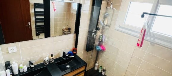 2 Schlafzimmer Haus in Oyonnax, France, Nr. 302316 4