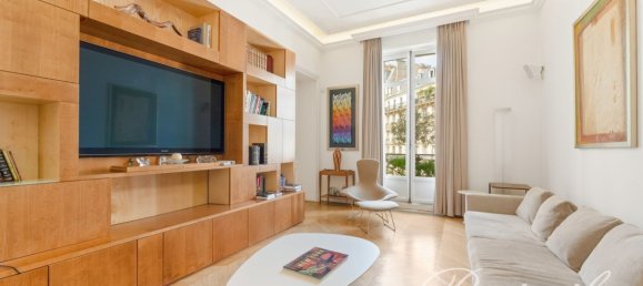 4 bedrooms Apartment in Paris, France No. 294182 3