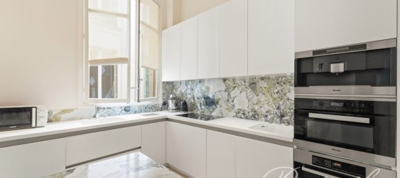 4 bedrooms Apartment in Paris, France No. 294182 4