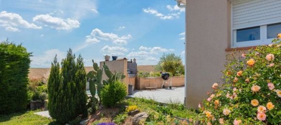 3 bedrooms Villa in L'Isle-Jourdain, France No. 307710 7