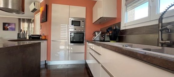 3 bedrooms Villa in L'Isle-Jourdain, France No. 307710 2