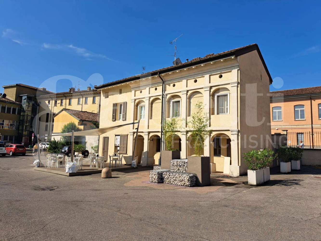 3-Zimmer Gewerbliche Immobilie in Codogno, Italy, Nr. 257688