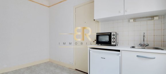 1 bedroom Apartment in Paris, France No. 175621 3