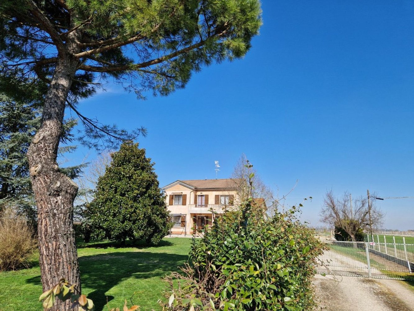 14 bedrooms House in Cittaducale, Italy No. 360824