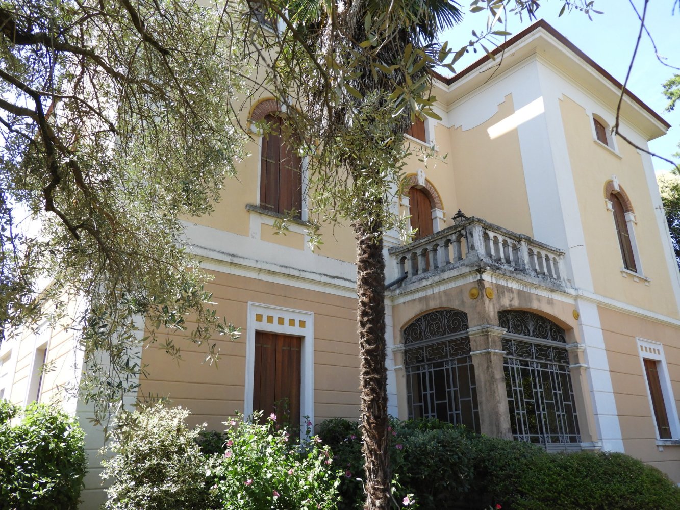 12 bedrooms Villa in Marostica, Italy No. 323264