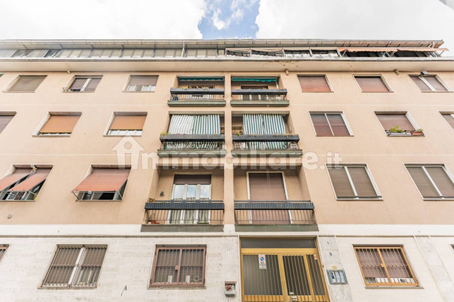 Apartamento de 1 dormitorio en Corsico, Italy No. 287380