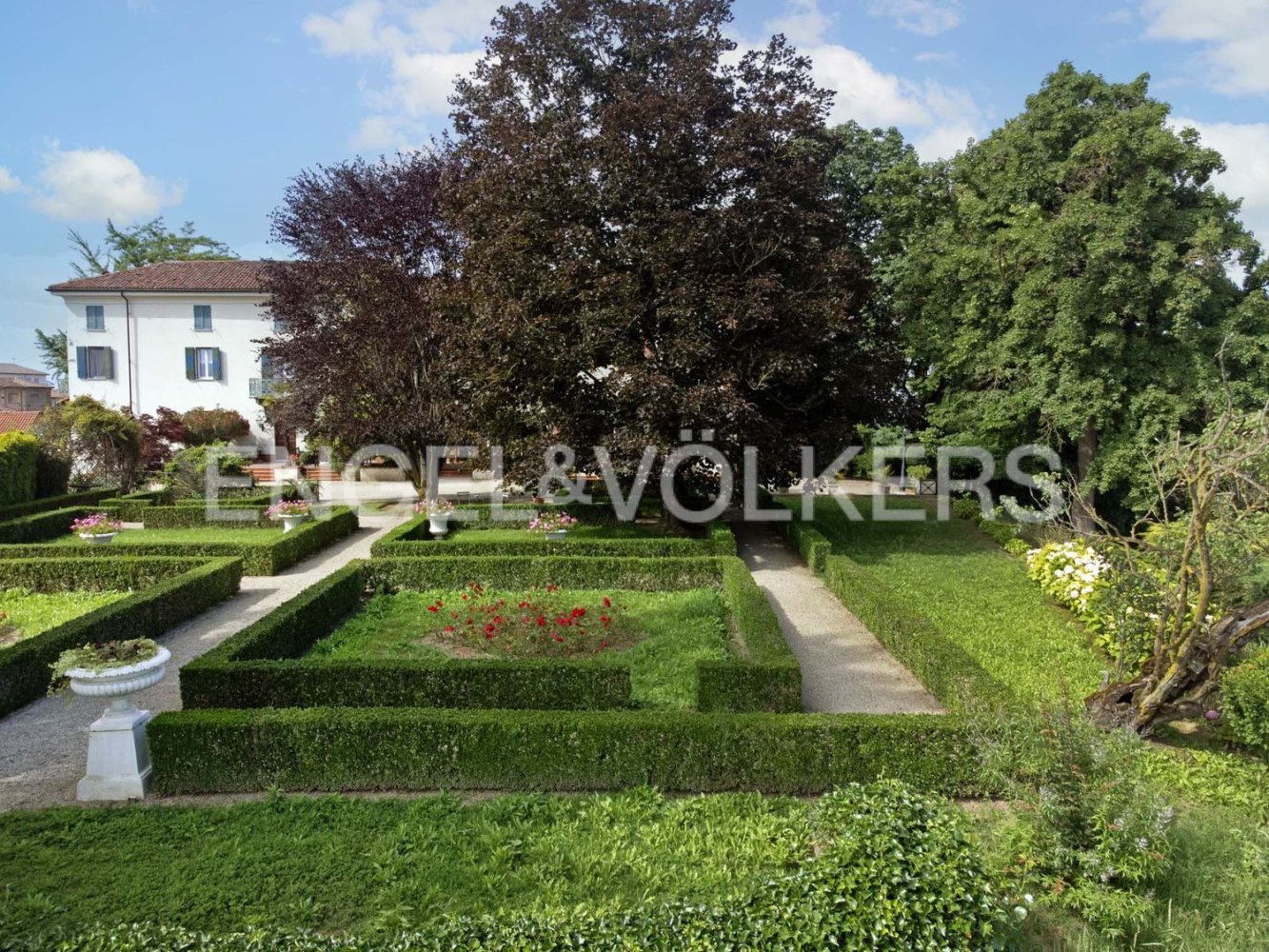 20 rooms Villa in Portacomaro, Italy No. 126295