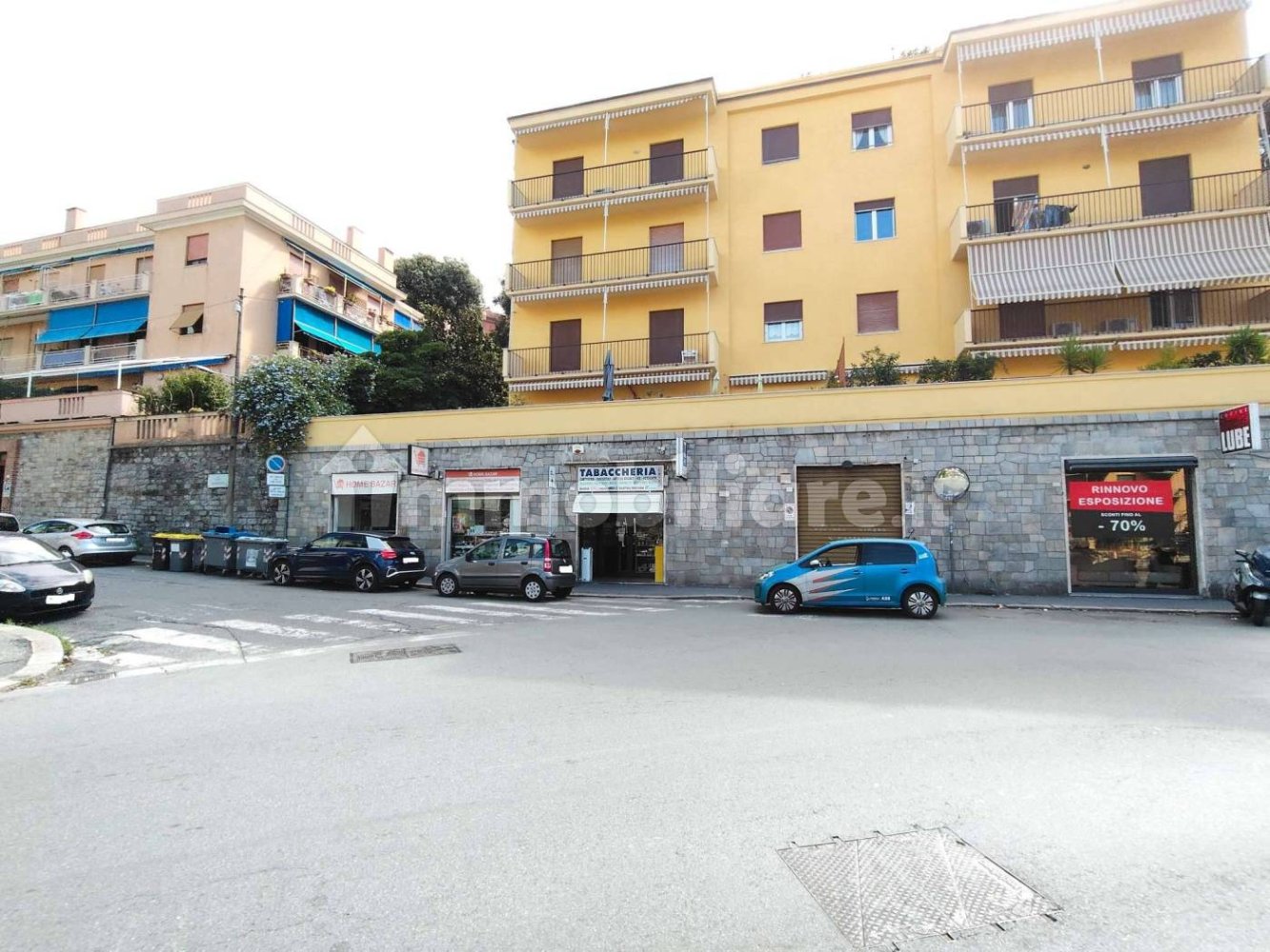 2 rooms Commercial property in Genoa, Italy No. 404020
