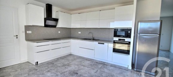 4 bedrooms House in Mer, France No. 250825 3