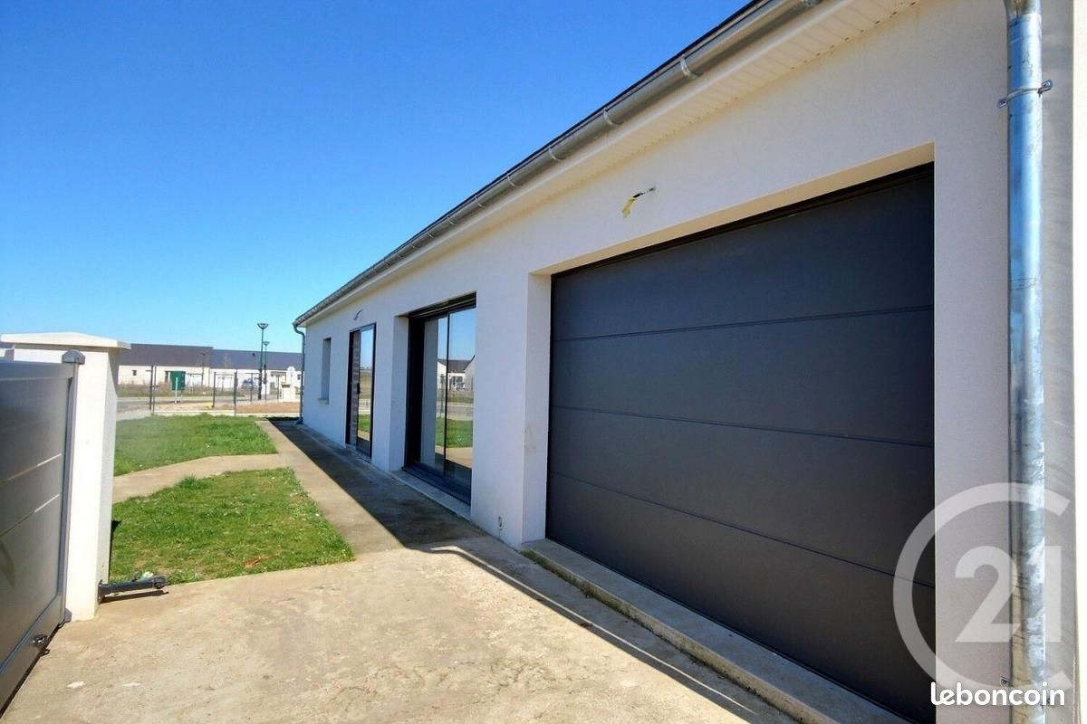 4 bedrooms House in Mer, France No. 250825