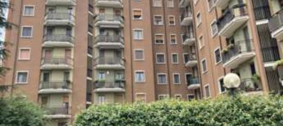 4 rooms Apartment in Trezzano sul Naviglio, Italy No. 6295 2