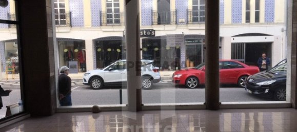 174m² Commercial property in Aveiro, Portugal No. 165216 12