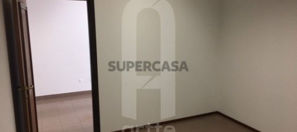 174m² Commercial property in Aveiro, Portugal No. 165216 20