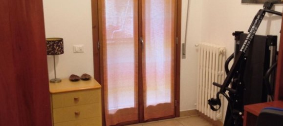 Квартира с 3 комнатами в Поджибонси, Италия № 205551 8