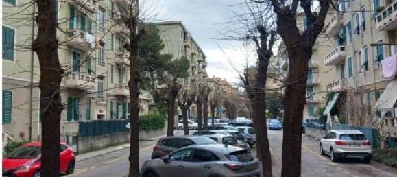 3 Schlafzimmer Wohnung in Genoa, Italy, Nr. 335725 3