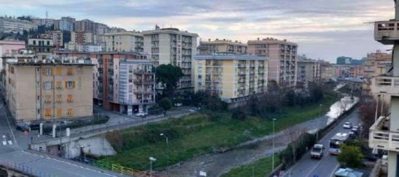 3 Schlafzimmer Wohnung in Genoa, Italy, Nr. 335725 7