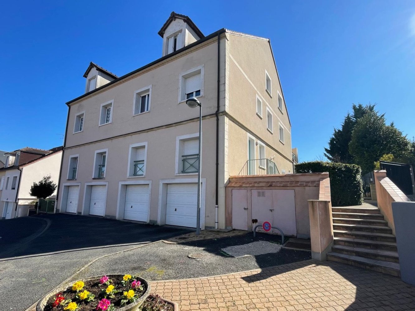 Apartamento de 1 dormitorio en Bourges, France No. 41504