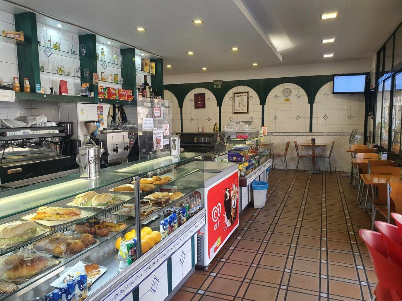  عقار تجاري في Amadora, Portugal 150متر مربع رقم 189881