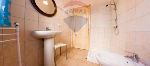 4 rooms House in Laconi, Italy No. 33502 4