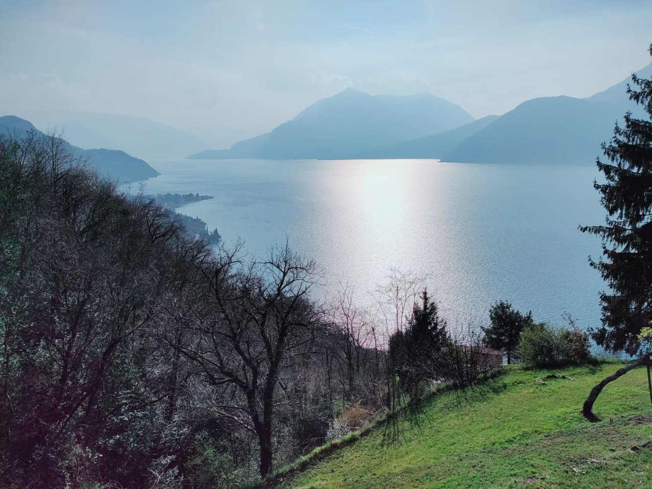 Casa de 2 habitaciónes en Bellano, Italy No. 69303