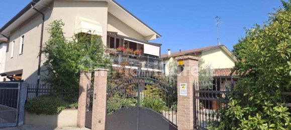 3 bedrooms Villa in Monzambano, Italy No. 338772 8