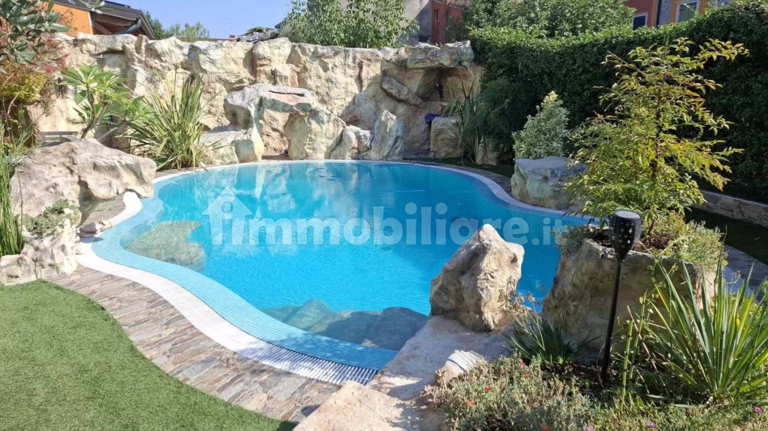 3 bedrooms Villa in Monzambano, Italy No. 338772