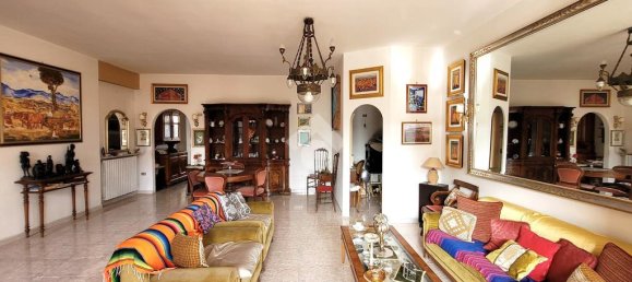 Apartamento de 3 dormitorios en Airola, Italy No. 329168 8