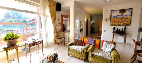 Apartamento de 3 dormitorios en Airola, Italy No. 329168 6