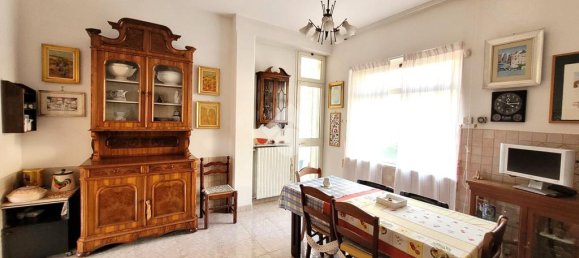 Apartamento de 3 dormitorios en Airola, Italy No. 329168 12