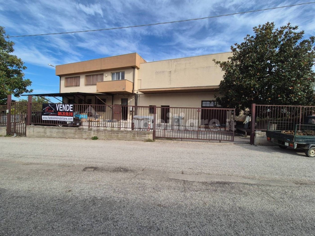 1600m² Warehouse in Castellalto, Italy No. 229797