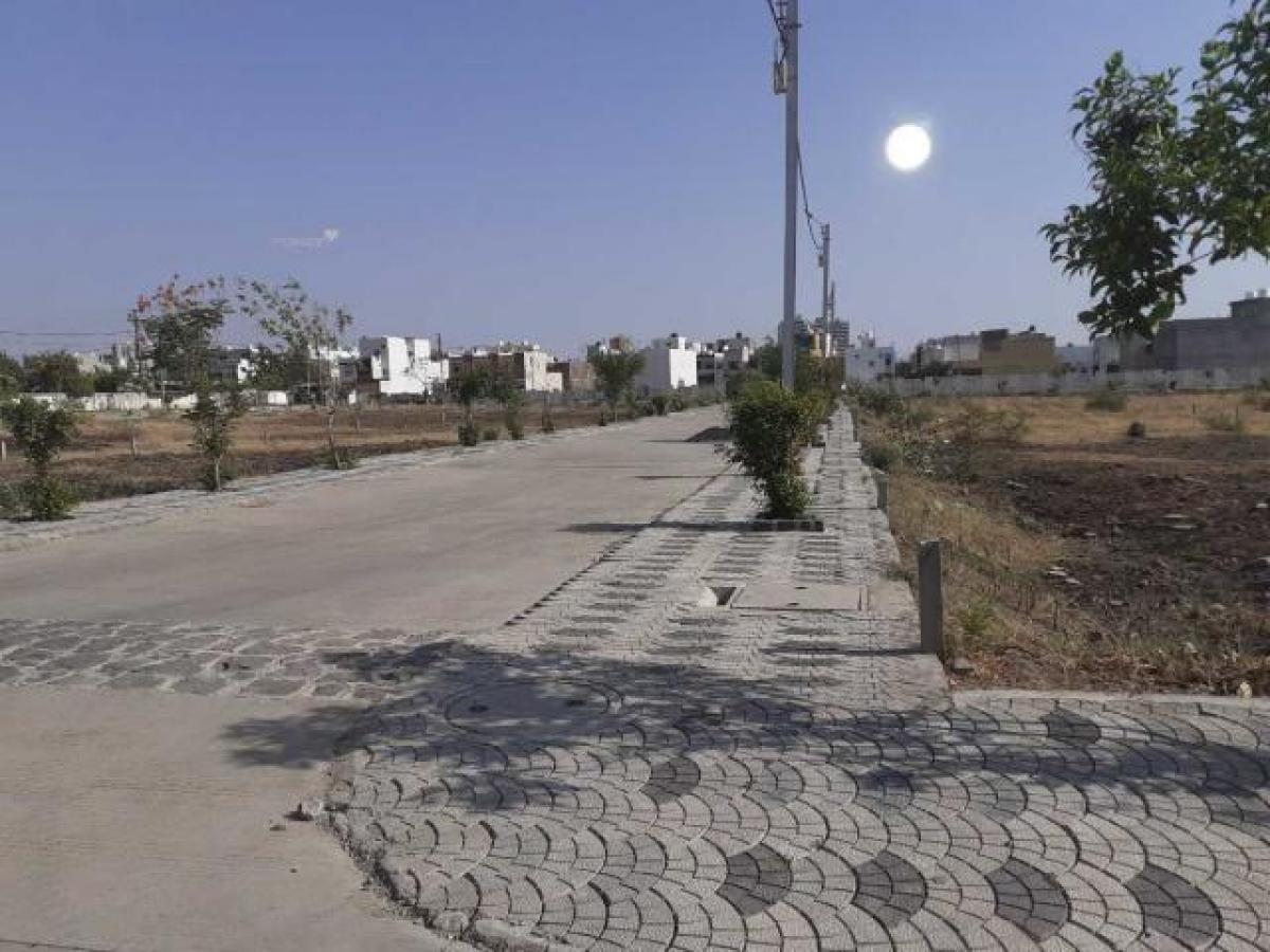  قطعة أرض في Indore, India رقم 32714