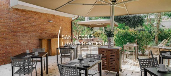 5 rooms Commercial property in Forte dei Marmi, Italy No. 210027 7