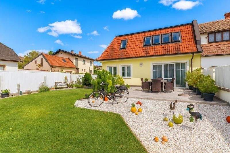 6 rooms House in Ebergassing, Austria No. 170472