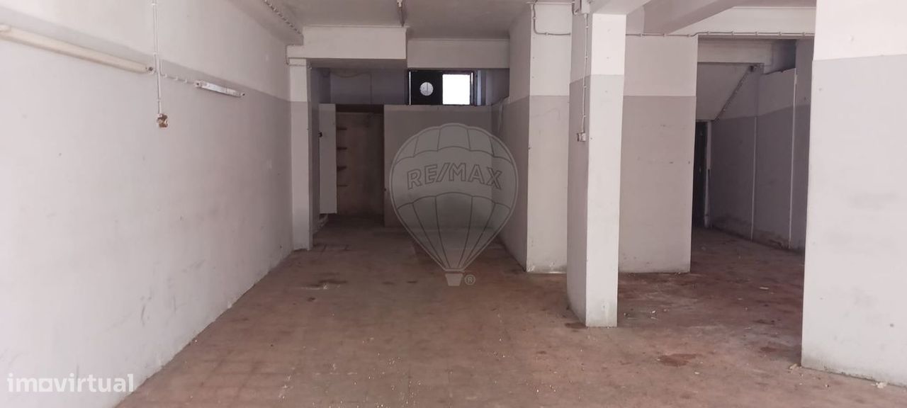 Gewerbliche Immobilie in Oeiras, Portugal 175m², Nr. 69217