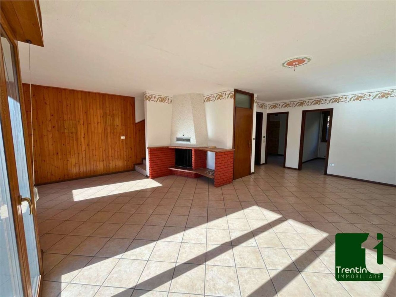 8 rooms House in Pergine Valsugana, Italy No. 79377