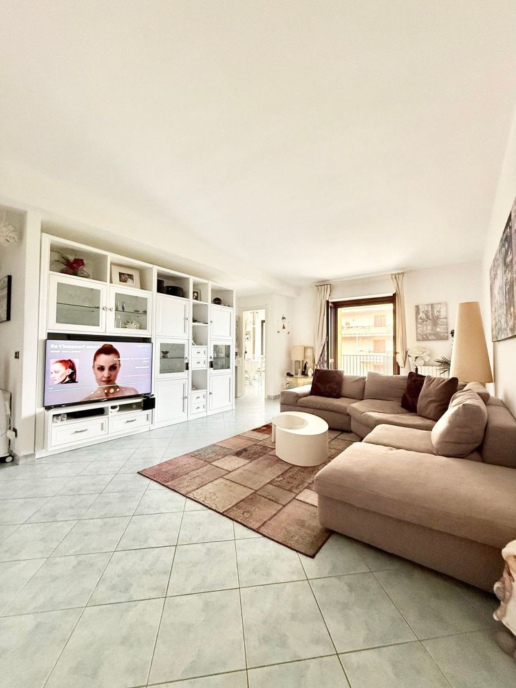 5 bedrooms Apartment in Ragusa, Italy No. 355889