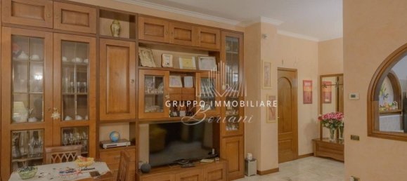 Квартира с 2 спальнями в Рим, Италия № 196427 10