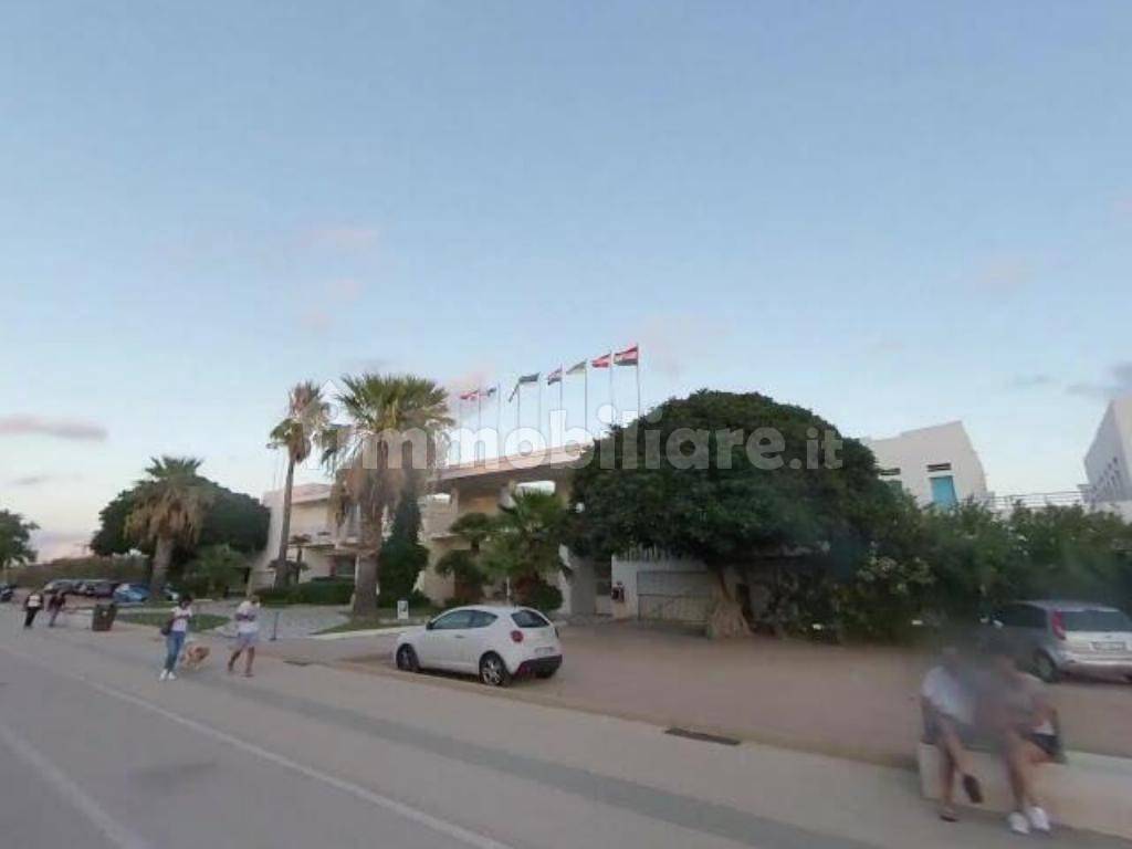 Apartamento de 3 dormitorios en Cagliari, Italy No. 58991