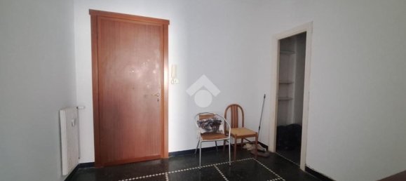 3-Zimmer Wohnung in Genoa, Italy, Nr. 35868 2