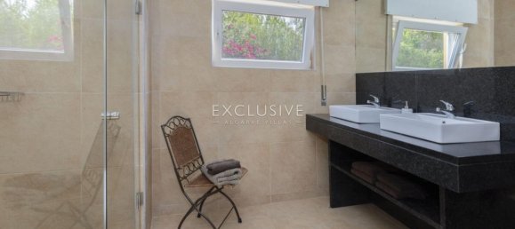 5 bedrooms Villa in Lagoa, Portugal No. 7479 10