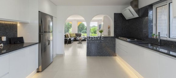 5 bedrooms Villa in Lagoa, Portugal No. 7479 5
