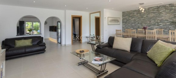 5 bedrooms Villa in Lagoa, Portugal No. 7479 3