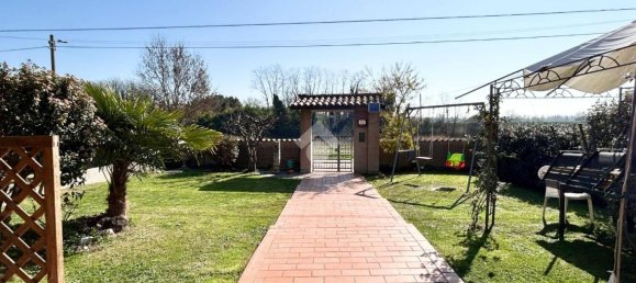 4 bedrooms House in Argenta, Italy No. 14205 9