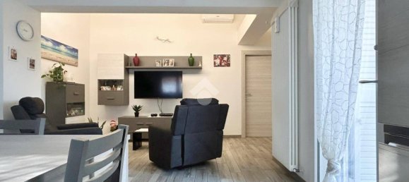 4 bedrooms House in Argenta, Italy No. 14205 14